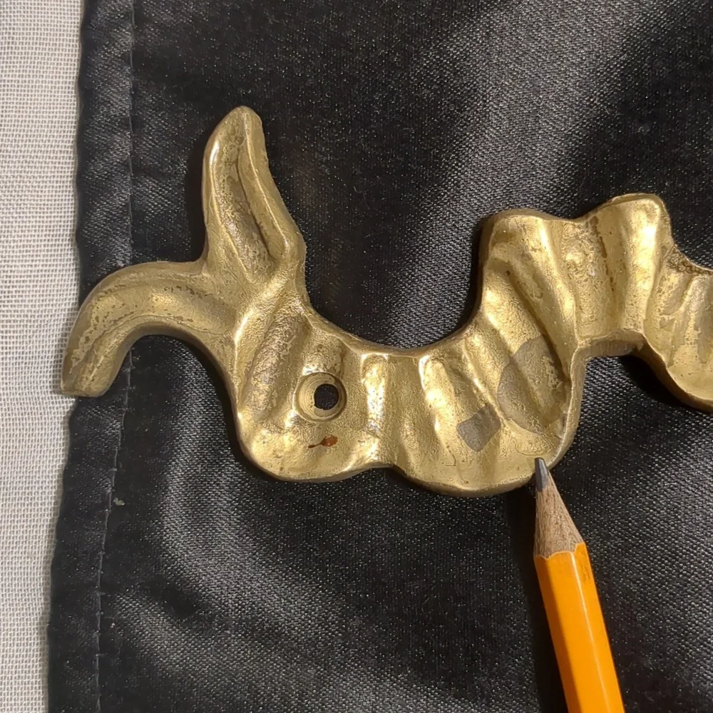 BRASS Wall decor-door or painting topper.  Ribbon & bow design. LG 18 x 4 1/2". - Picture 3 of 7